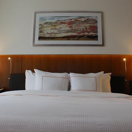 Hotel Arista Нэпервилл Экстерьер фото