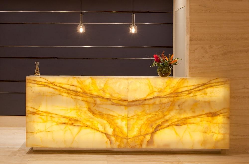 Hotel Arista Нэпервилл Интерьер фото